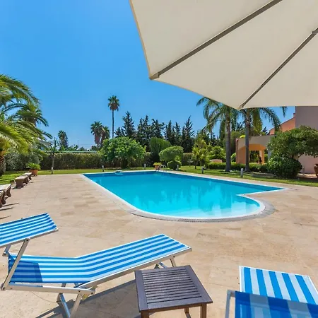 Вилла Arenella Con Piscina